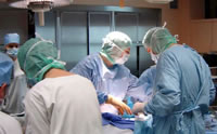 Medici in sala operatoria